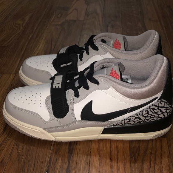 Shoes - Picture 2 of 3